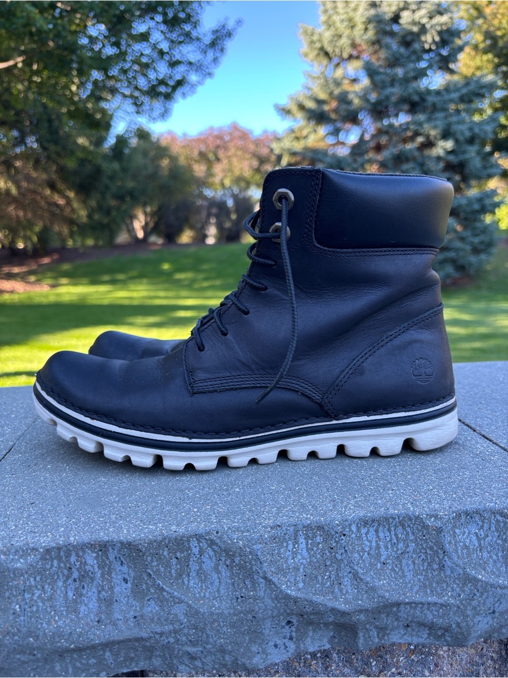 Timberland women’s Brockton lace up black boot size W8